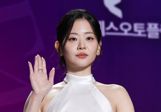 정수빈, 순백의 아름다움