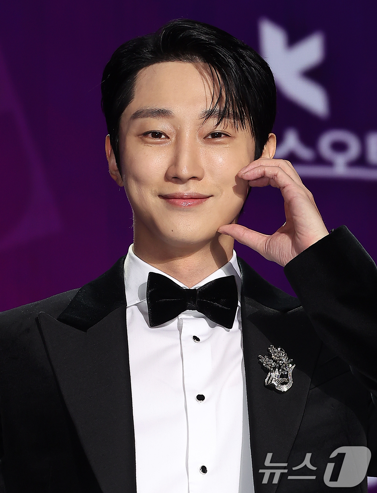 (서울=뉴스1) 김진환 기자 = 배우 진영이 29일 오후 서울 동대문디자인플라자(DDP)에서 열린 '2025 서울콘 에이판 스타 어워즈'(2025 SEOULCON APAN STAR …