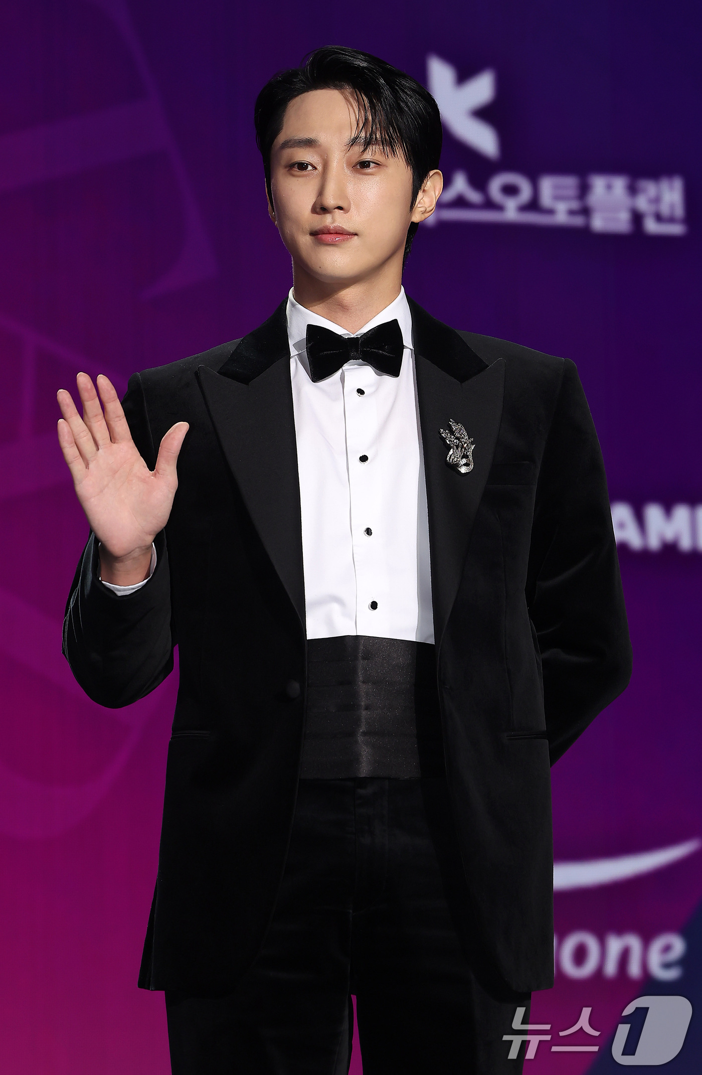 (서울=뉴스1) 김진환 기자 = 배우 진영이 29일 오후 서울 동대문디자인플라자(DDP)에서 열린 '2025 서울콘 에이판 스타 어워즈'(2025 SEOULCON APAN STAR …