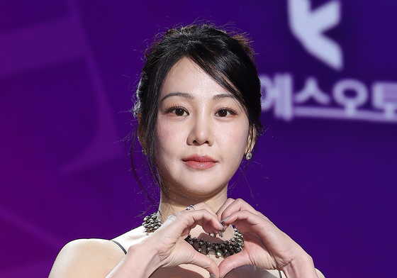 한지은, 오묘한 눈맞춤