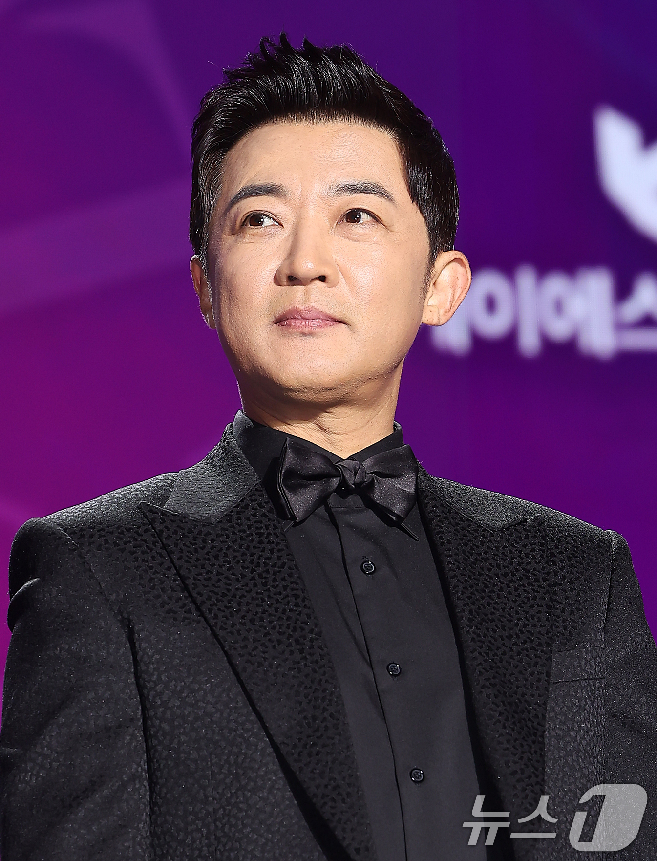 (서울=뉴스1) 김진환 기자 = 배우 안재욱이 29일 오후 서울 동대문디자인플라자(DDP)에서 열린 '2025 서울콘 에이판 스타 어워즈'(2025 SEOULCON APAN STA …