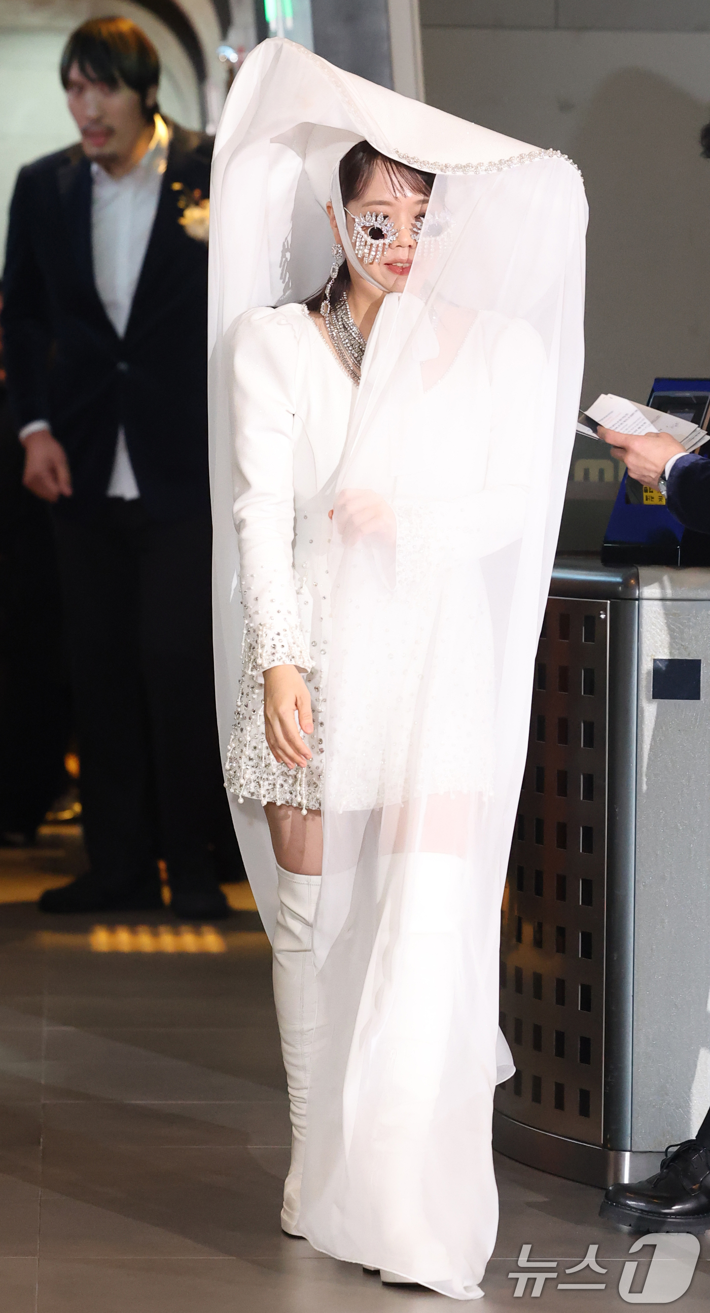 (서울=뉴스1) 권현진 기자 = 방송인 홍현희가 29일 오후 서울 마포구 MBC 미디어센터 공개홀에서 열린 '2025 MBC 방송연예대상' 레드카펫 행사에 참석하고 있다. 2025 …