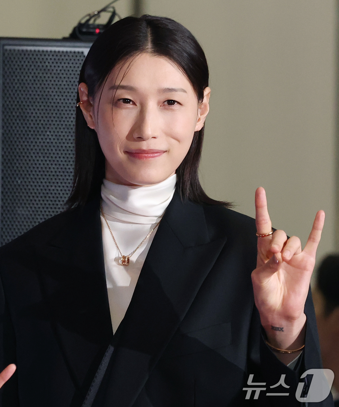 (서울=뉴스1) 권현진 기자 = '신인감독' 김연경이 29일 오후 서울 마포구 MBC 미디어센터 공개홀에서 열린 '2025 MBC 방송연예대상' 레드카펫 행사에 참석해 포즈를 취하 …