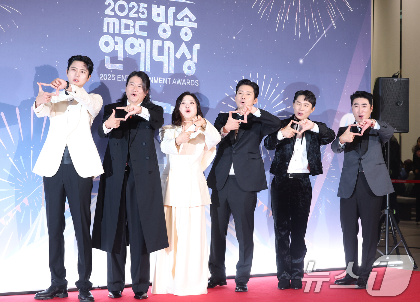 (서울=뉴스1) 권현진 기자 = '구해줘! 홈즈' 주우재(왼쪽부터)와 임우일, 김숙, 김대호, 양세형, 장동민이 29일 오후 서울 마포구 MBC 미디어센터 공개홀에서 열린 '202 …