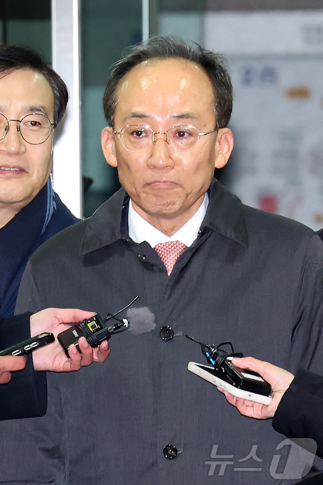 (서울=뉴스1) 오대일 기자 = 12·3 비상계엄 해제 요구안 표결 방해 의혹을 받는 추경호 국민의힘 의원이 2일 밤 서울 서초구 서울중앙지방법원에서 열린 구속 전 피의자 심문(영 …