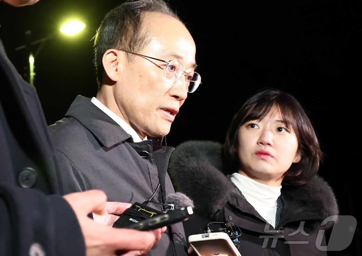 (서울=뉴스1) 오대일 기자 = 12·3 비상계엄 해제 요구안 표결 방해 의혹을 받는 추경호 국민의힘 의원이 2일 밤 서울 서초구 서울중앙지방법원에서 열린 구속 전 피의자 심문(영 …