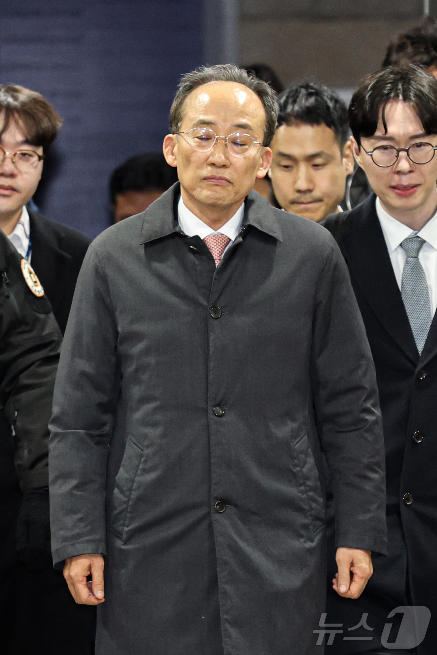 (서울=뉴스1) 오대일 기자 = 12·3 비상계엄 해제 요구안 표결 방해 의혹을 받는 추경호 국민의힘 의원이 2일 밤 서울 서초구 서울중앙지방법원에서 열린 구속 전 피의자 심문(영 …