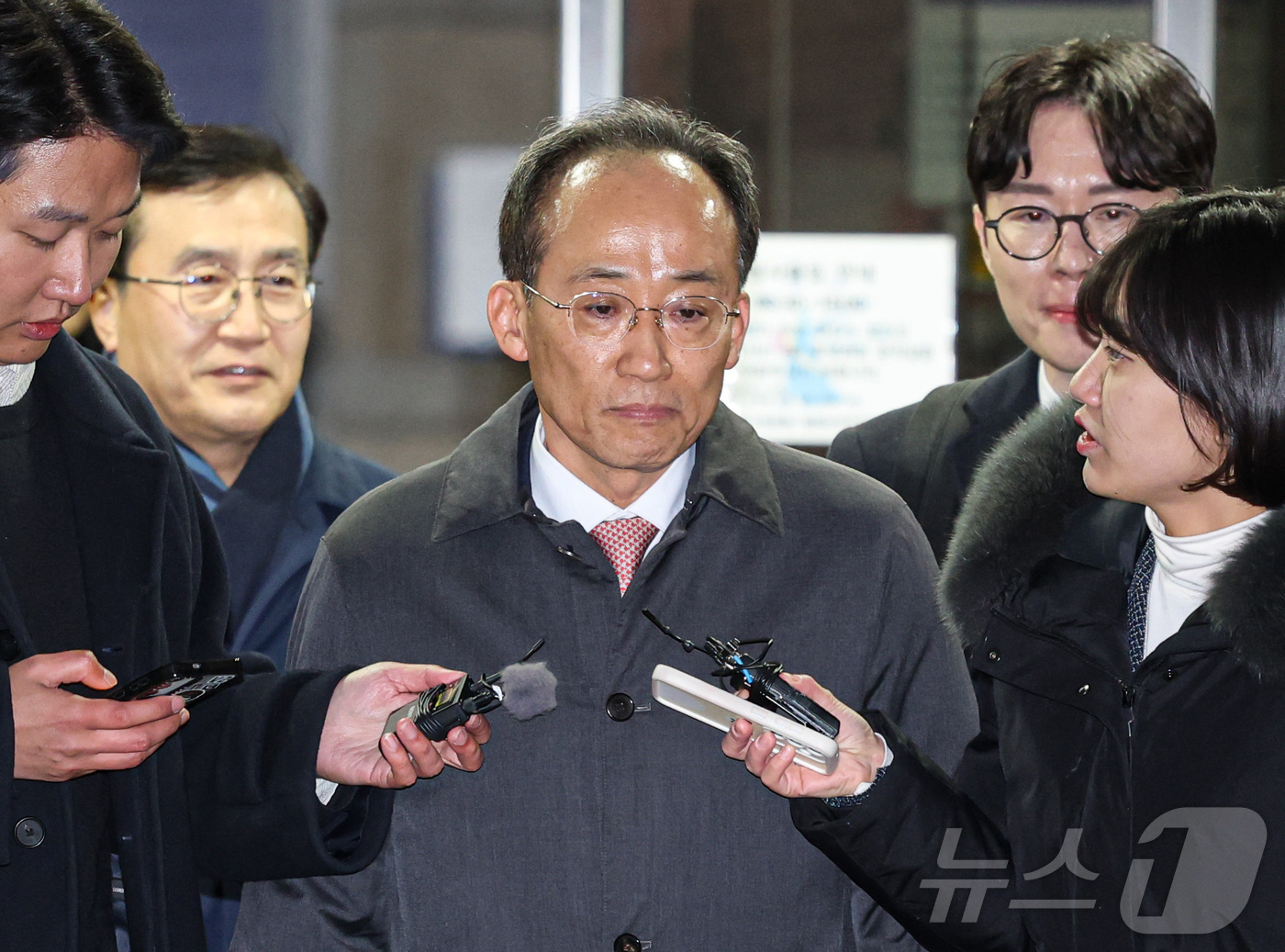 (서울=뉴스1) 오대일 기자 = 12·3 비상계엄 해제 요구안 표결 방해 의혹을 받는 추경호 국민의힘 의원이 2일 밤 서울 서초구 서울중앙지방법원에서 열린 구속 전 피의자 심문(영 …