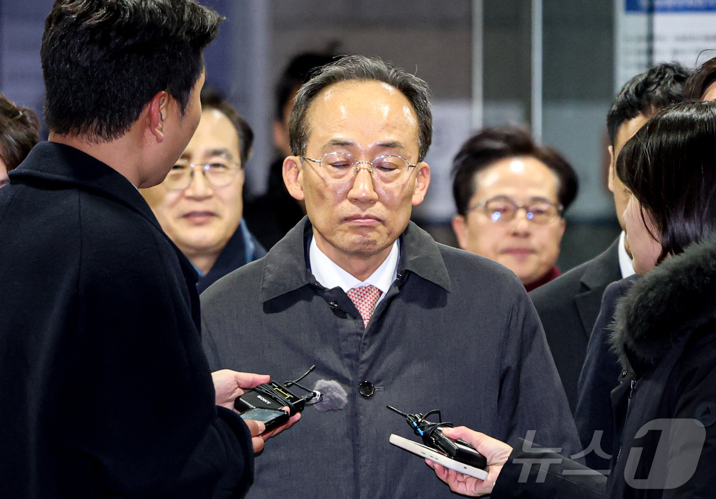 (서울=뉴스1) 오대일 기자 = 12·3 비상계엄 해제 요구안 표결 방해 의혹을 받는 추경호 국민의힘 의원이 2일 밤 서울 서초구 서울중앙지방법원에서 열린 구속 전 피의자 심문(영 …