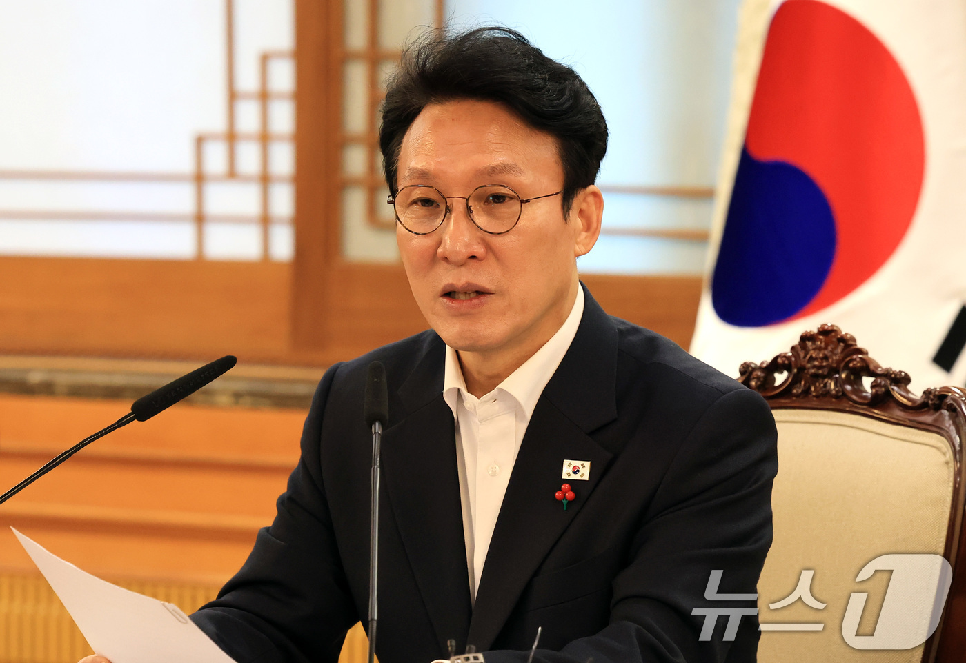 (서울=뉴스1) 임세영 기자 = 김민석 국무총리가 3일 서울 종로구 정부서울청사에서 열린 노동안전 현안 점검회의에서 모두발언을 하고 있다. 2025.12.3/뉴스1