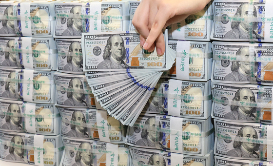 "외국인 1조 순매수"…달러·원 환율, 4.7원 내린 1468.8원 마감(종합)