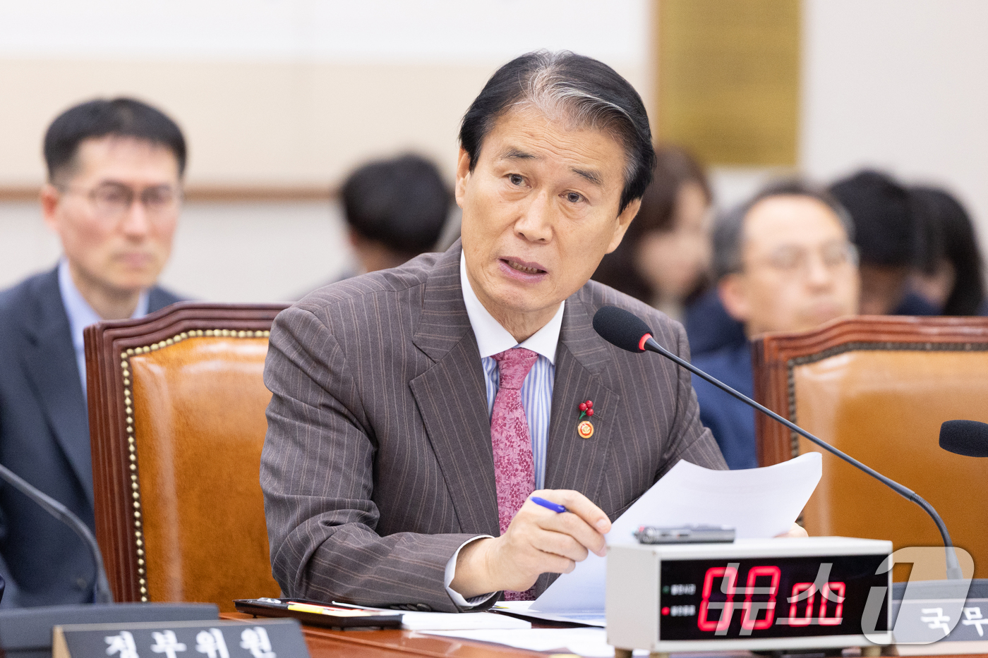 (서울=뉴스1) 이승배 기자 = 3일 서울 여의도 국회에서 열린 제429회국회(정기회) 법제사법위원회 제16차 전체회의에서 권오을 국가보훈부 장관이 의원 질의에 답변하고 있다. 2 …