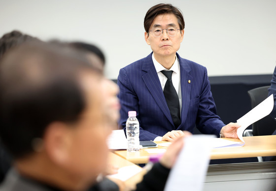 조경태 의원 "정신적 피해 보상 불균형 등 건의할 것"