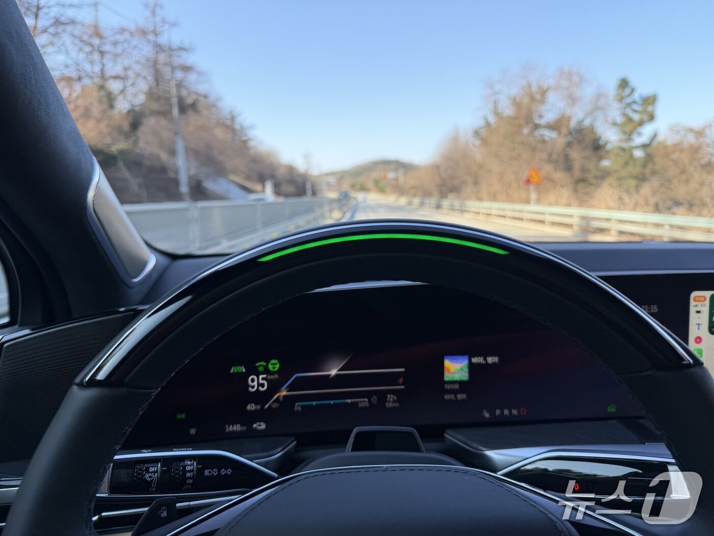 본문 이미지 -  슈퍼크루즈 기능이 활성화된 모습./뉴스1 이동희 기자