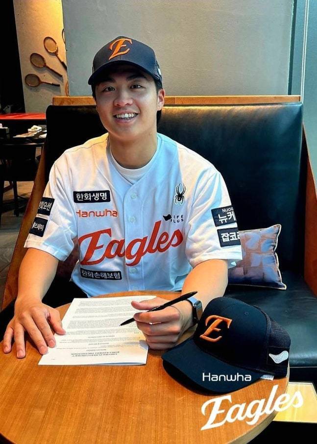 본문 이미지 - 한화에 입단한 아시아쿼터 왕옌청.&#40;한화 이글스 제공&#41;
