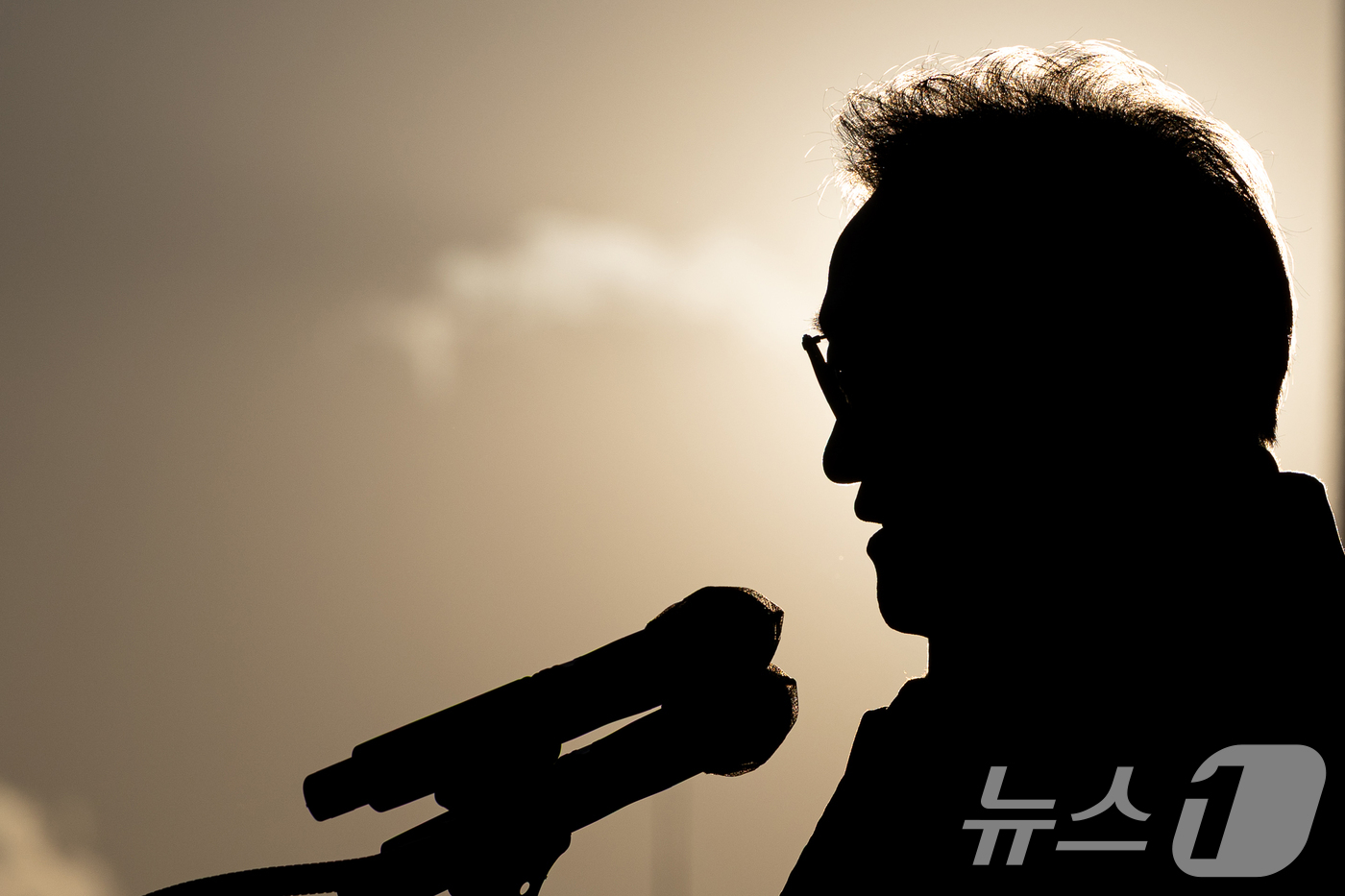 (서울=뉴스1) 이승배 기자 = 우원식 국회의장이 3일 서울 여의도 국회 본관 정현관에서 열린 글새김 제막식에서 인사말하고 있다. 2025.12.3/뉴스1