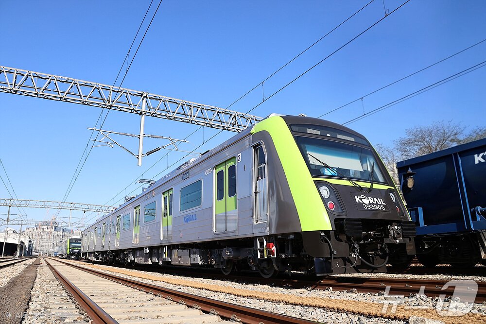 본문 이미지 -  충청권 광역철도 노선에 운행 예정인 신규 전동열차 &#40;코레일 제공.재판매 및 DB금지&#41;/뉴스1 