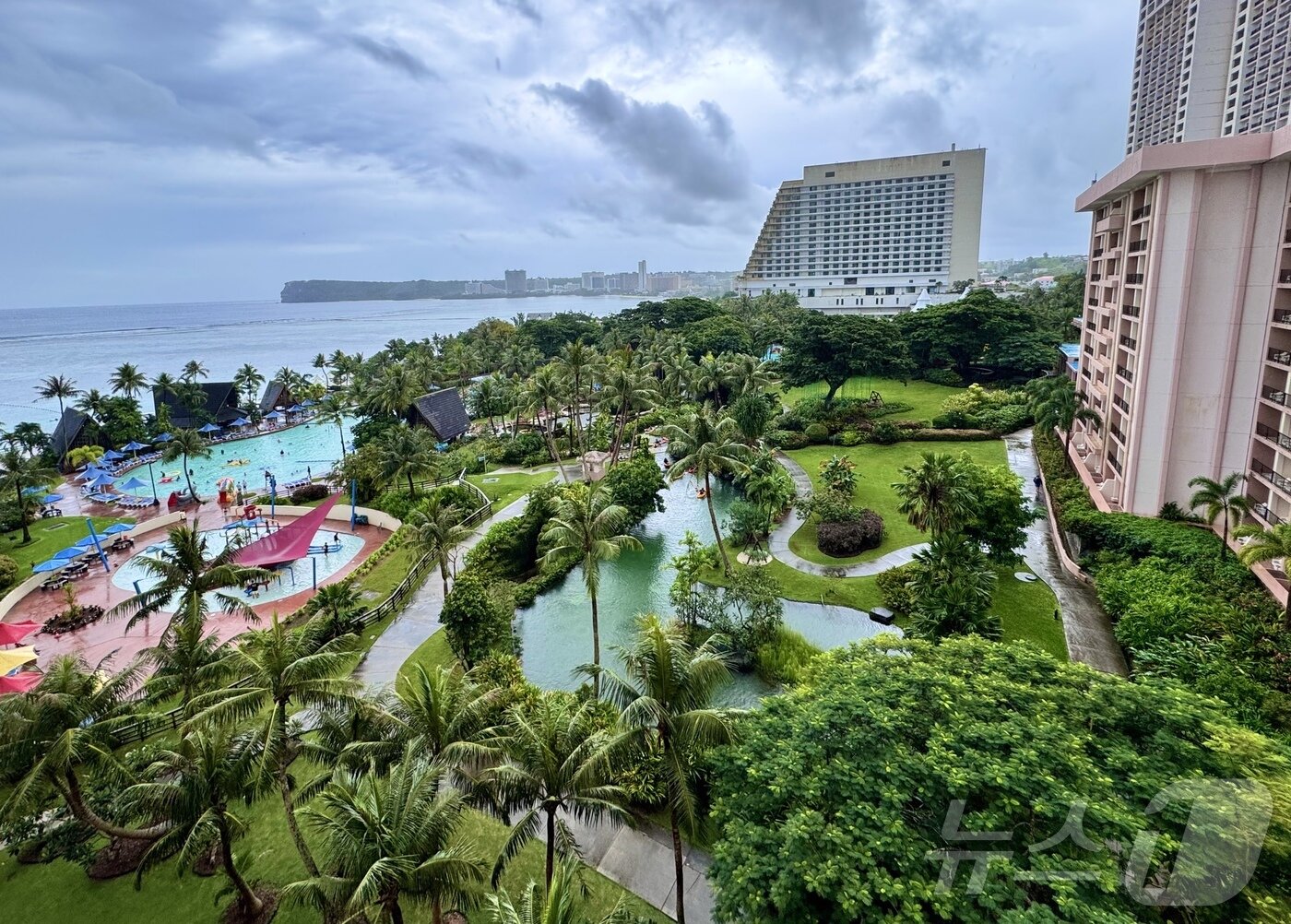 본문 이미지 - PIC 괌 내  슈페리어 워터파크 뷰에서 바라본 풍경 ⓒ News1 이민주 기자