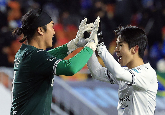 1차전 잡은 제주 "2차전도 필승"…'졌잘싸' 수원 "이길 수 있다 자신감 ↑"