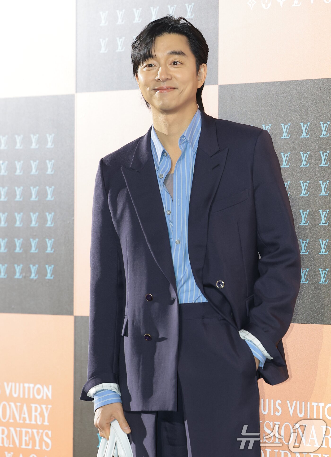 공유, 부드러운 미소 유혹