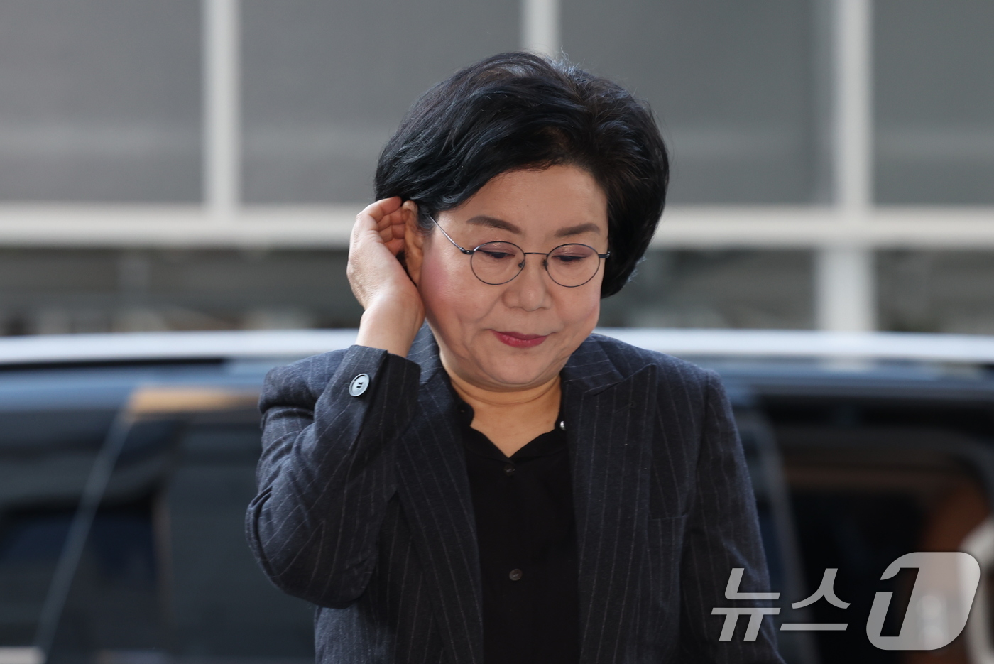 (서울=뉴스1) 박지혜 기자 = 초대 기획예산처 장관 후보자로 지명된 이혜훈 전 국민의힘 의원이 30일 오전 서울 중구 예금보험공사에 마련된 인사청문회 준비 사무실로 출근하고 있다 …