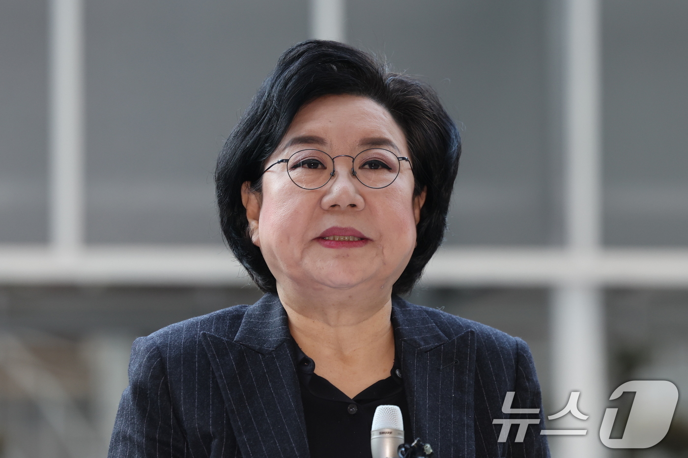 (서울=뉴스1) 박지혜 기자 = 초대 기획예산처 장관 후보자로 지명된 이혜훈 전 국민의힘 의원이 30일 오전 서울 중구 예금보험공사에 마련된 인사청문회 준비 사무실로 출근하며 내란 …