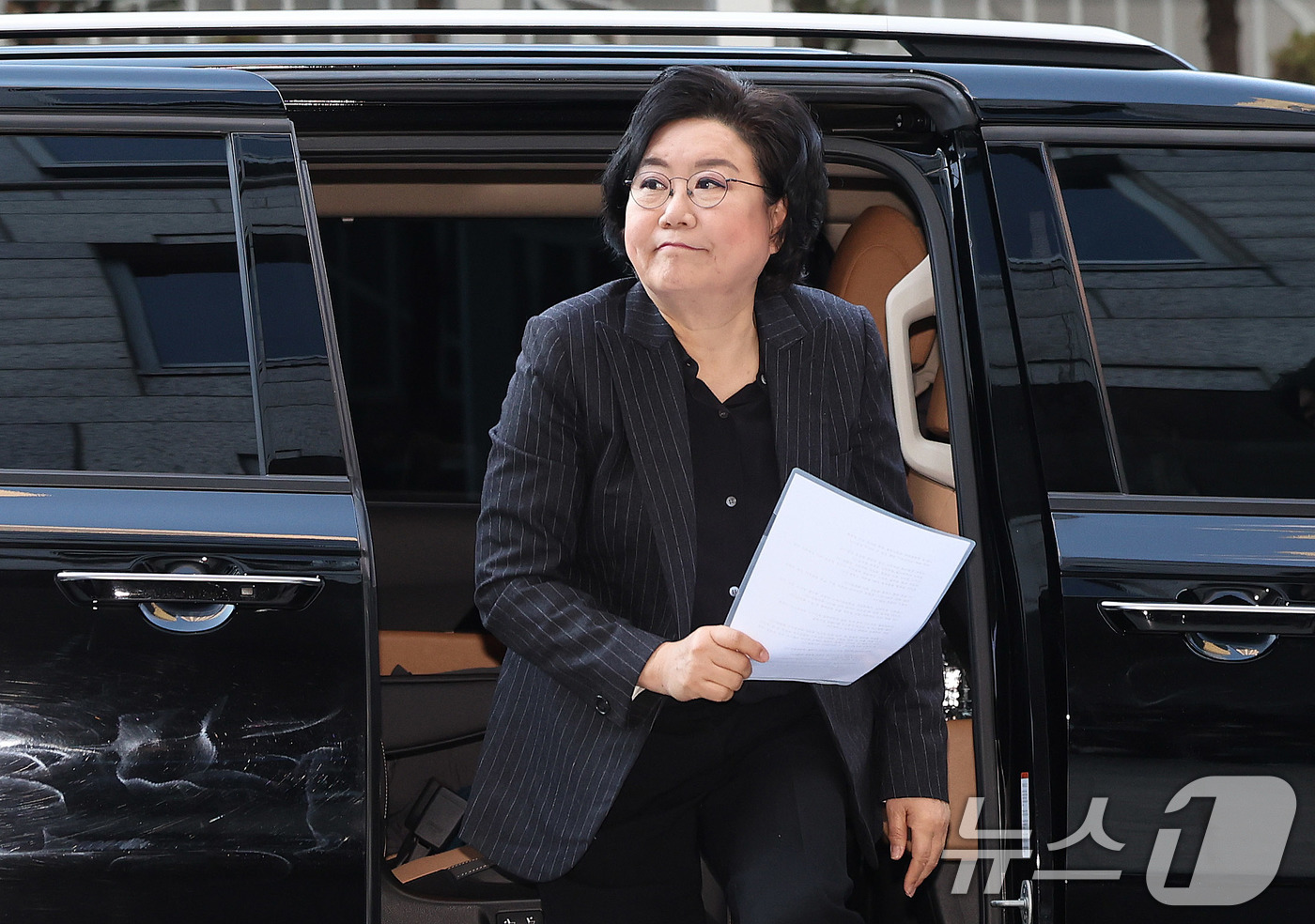 (서울=뉴스1) 박지혜 기자 = 초대 기획예산처 장관 후보자로 지명된 이혜훈 전 국민의힘 의원이 30일 오전 서울 중구 예금보험공사에 마련된 인사청문회 준비 사무실로 출근하고 있다 …