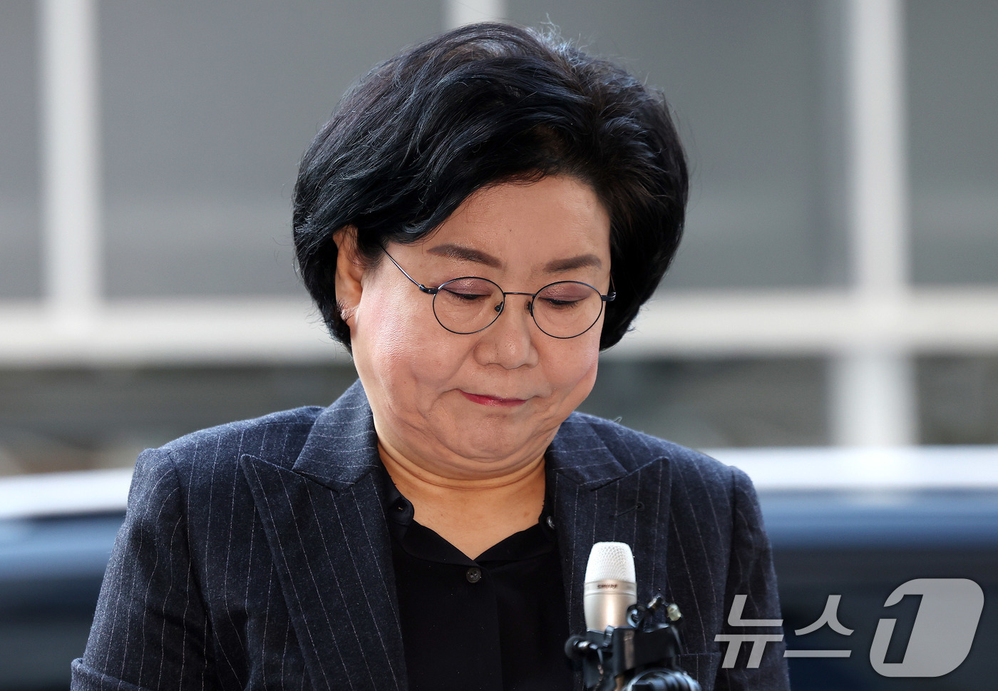 (서울=뉴스1) 박지혜 기자 = 초대 기획예산처 장관 후보자로 지명된 이혜훈 전 국민의힘 의원이 30일 오전 서울 중구 예금보험공사에 마련된 인사청문회 준비 사무실로 출근하며 비상 …