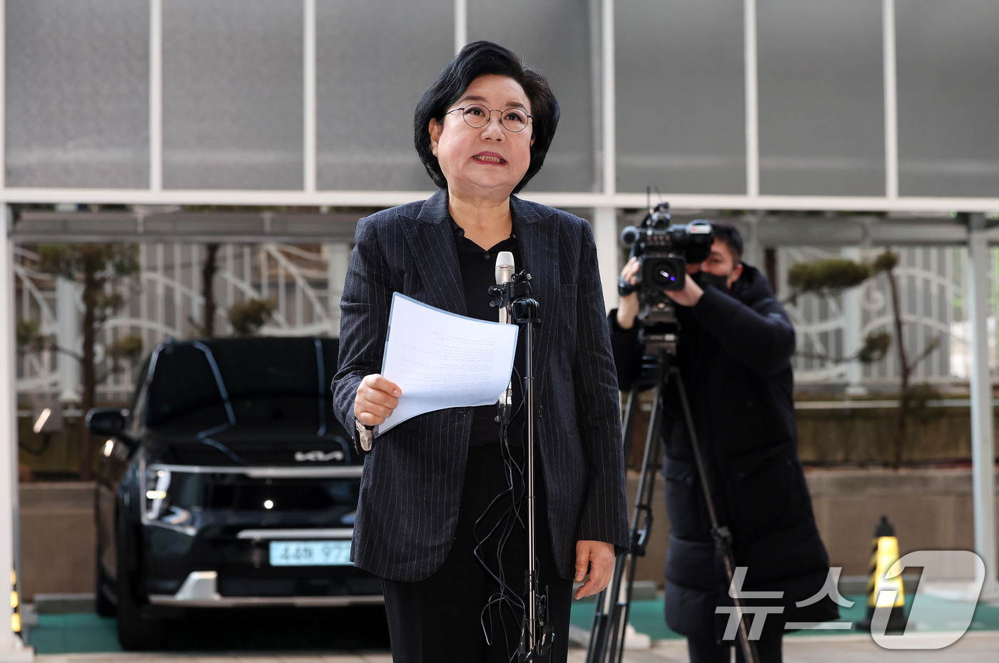 (서울=뉴스1) 박지혜 기자 = 초대 기획예산처 장관 후보자로 지명된 이혜훈 전 국민의힘 의원이 30일 오전 서울 중구 예금보험공사에 마련된 인사청문회 준비 사무실로 출근하며 심경 …