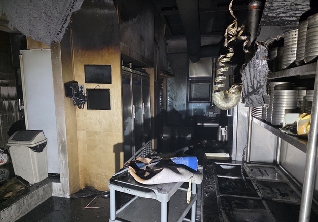 "타는 냄새가 나네" 제주시내 음식점 화재 20분 만에 완진