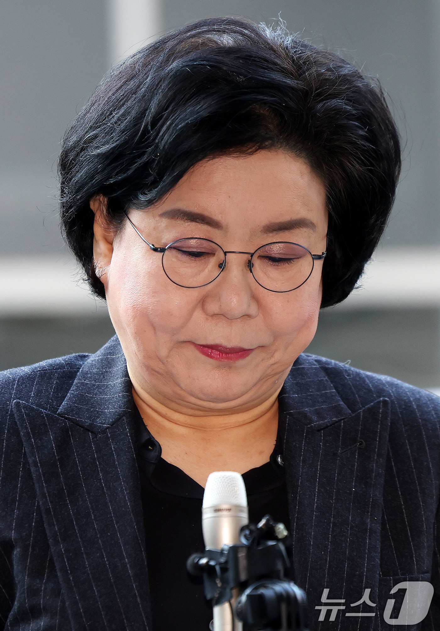 (서울=뉴스1) 박지혜 기자 = 이혜훈 기획예산처 장관 후보자가 30일 오전 서울 중구 예금보험공사에 마련된 인사청문회 준비 사무실로 출근하며 심경을 밝히고 있다. 2025.12. …