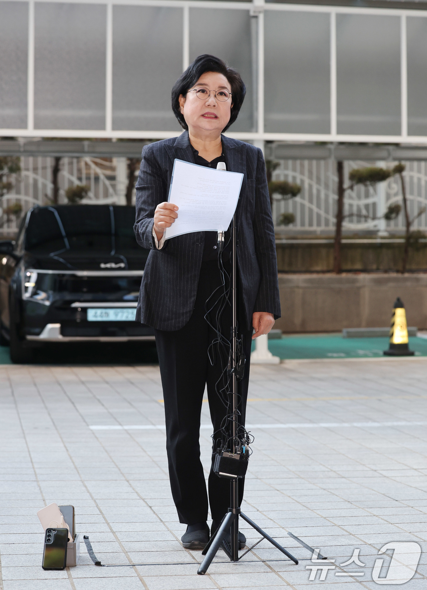 (서울=뉴스1) 박지혜 기자 = 이혜훈 기획예산처 장관 후보자가 30일 오전 서울 중구 예금보험공사에 마련된 인사청문회 준비 사무실로 출근하며 심경을 밝히고 있다. 2025.12. …