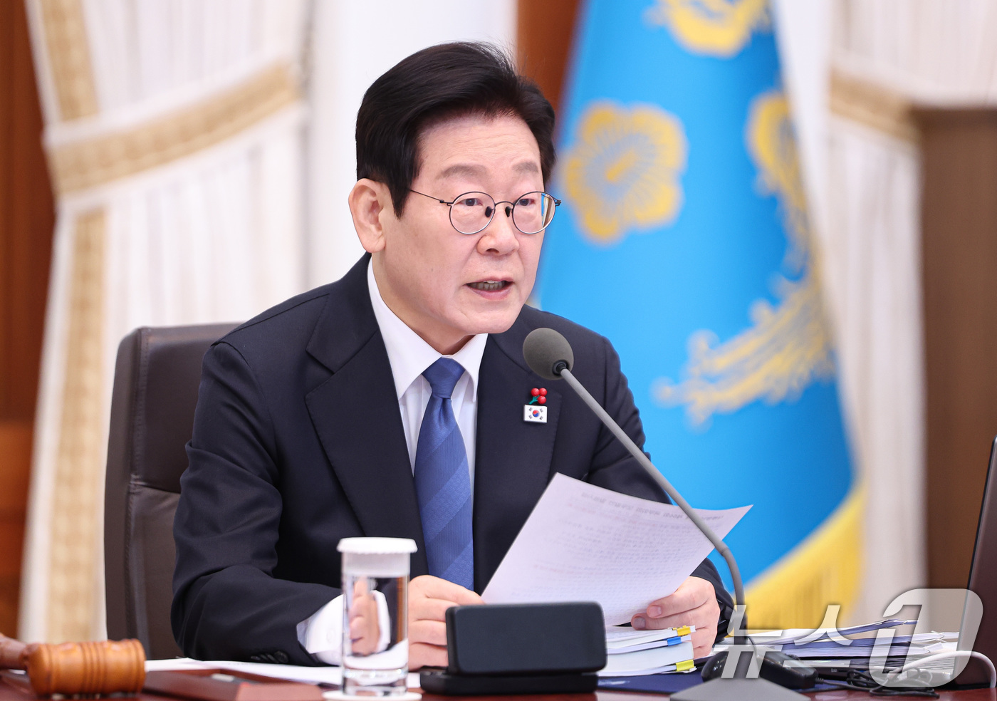 (서울=뉴스1) 허경 기자 = 이재명 대통령이 30일 청와대에서 열린 국무회의에서 발언하고 있다. 2025.12.30/뉴스1