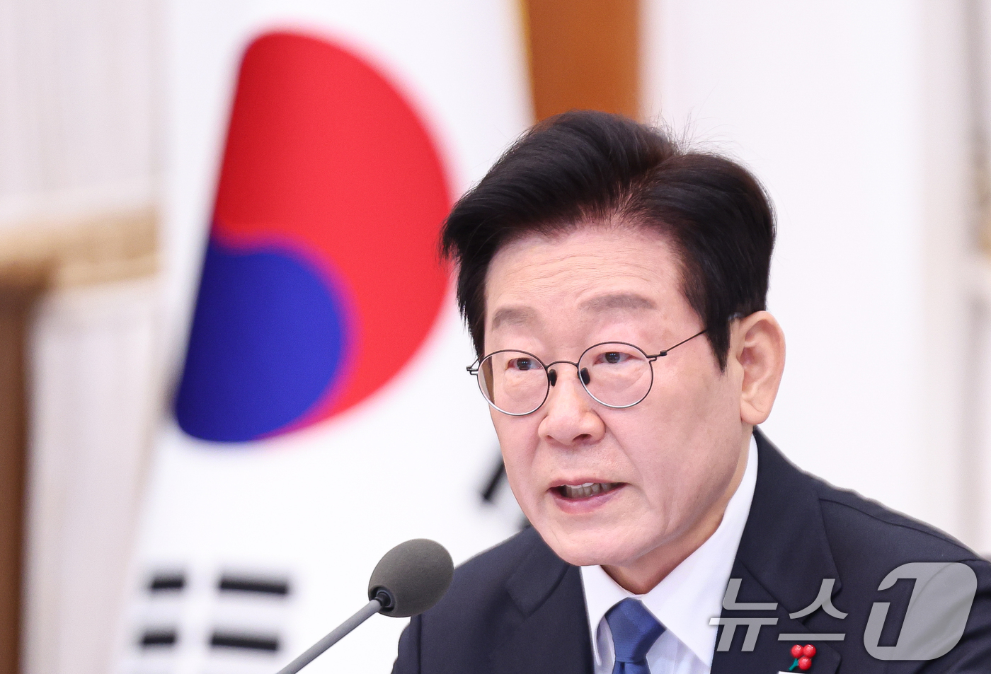 (서울=뉴스1) 허경 기자 = 이재명 대통령이 30일 청와대에서 열린 국무회의에서 발언하고 있다. 2025.12.30/뉴스1