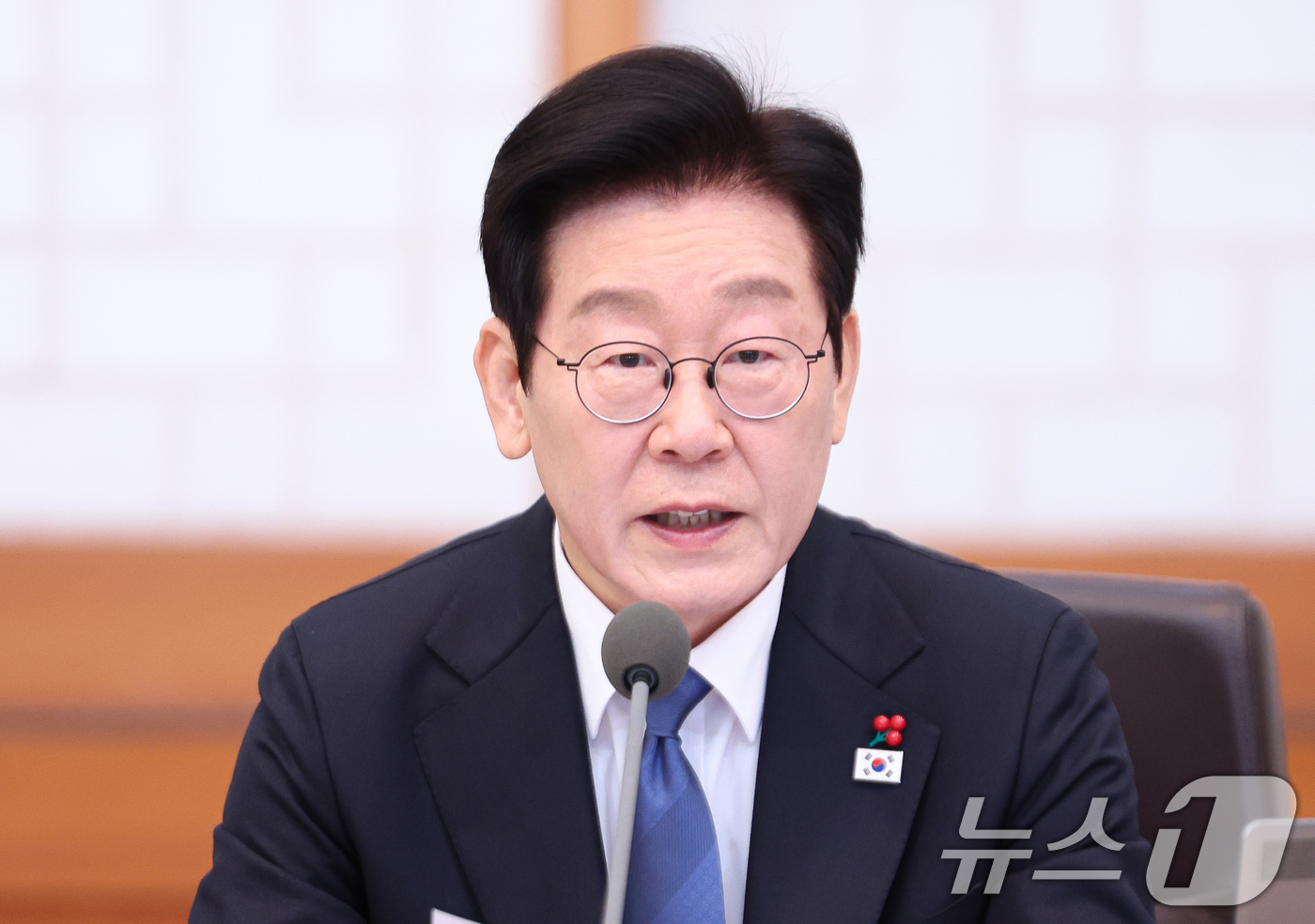 (서울=뉴스1) 허경 기자 = 이재명 대통령이 30일 청와대에서 열린 국무회의에서 발언하고 있다. 2025.12.30/뉴스1