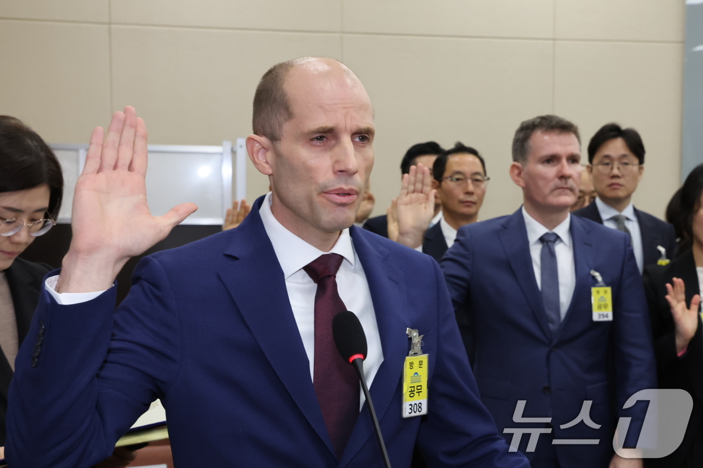 (서울=뉴스1) 장수영 기자 = 해롤드 로저스 쿠팡 대표이사가 30일 서울 여의도 국회에서 열린 제430회국회(임시회) 쿠팡 침해사고 및 개인정보 유출, 불공정 거래, 노동환경 실 …