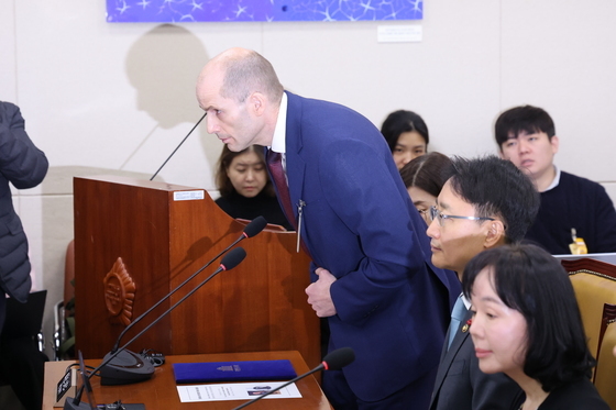 쿠팡 청문회 출석하는 해롤드 로저스 임시대표