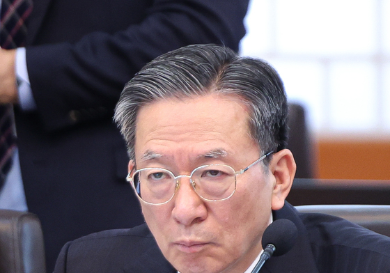 이재명 대통령 발언 듣는 정성호 법무부 장관