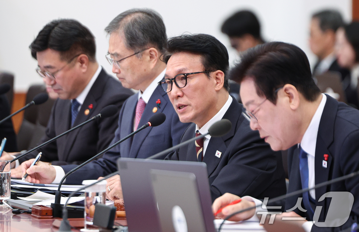 (서울=뉴스1) 허경 기자 = 김민석 국무총리가 30일 청와대에서 열린 국무회의에서 발언하고 있다. 2025.12.30/뉴스1