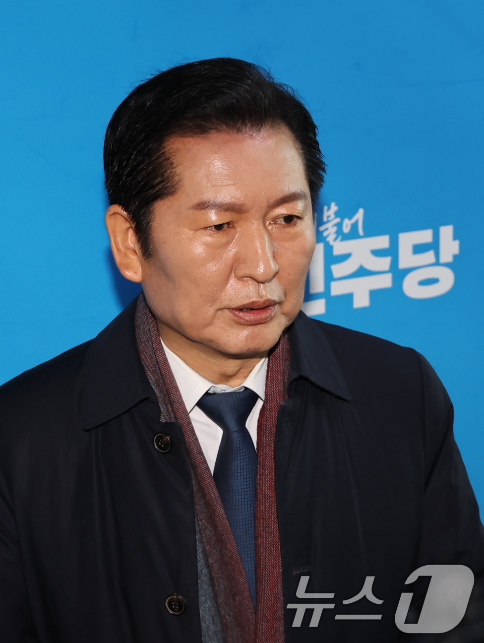 (서울=뉴스1) 장수영 기자 = 정청래 더불어민주당 대표가 30일 서울 여의도 국회에서 김병기 원내대표의 사퇴와 관련해 입장을 밝히고 있다. 2025.12.30/뉴스1