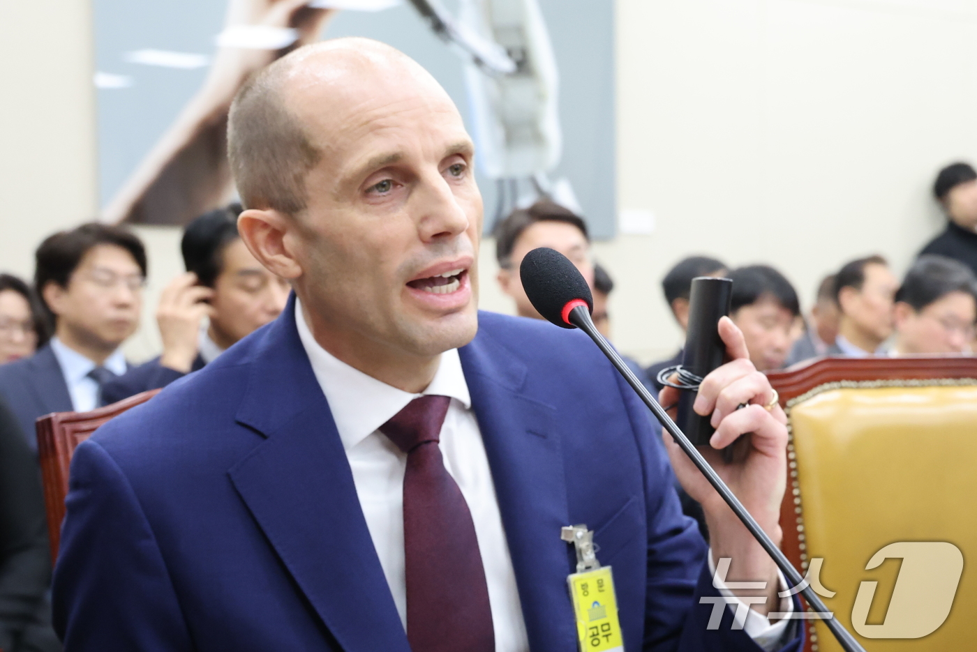 (서울=뉴스1) 이승배 기자 = 해롤드 로저스 쿠팡 대표이사가 30일 서울 여의도 국회에서 열린 제430회국회(임시회) 쿠팡 침해사고 및 개인정보 유출, 불공정 거래, 노동환경 실 …