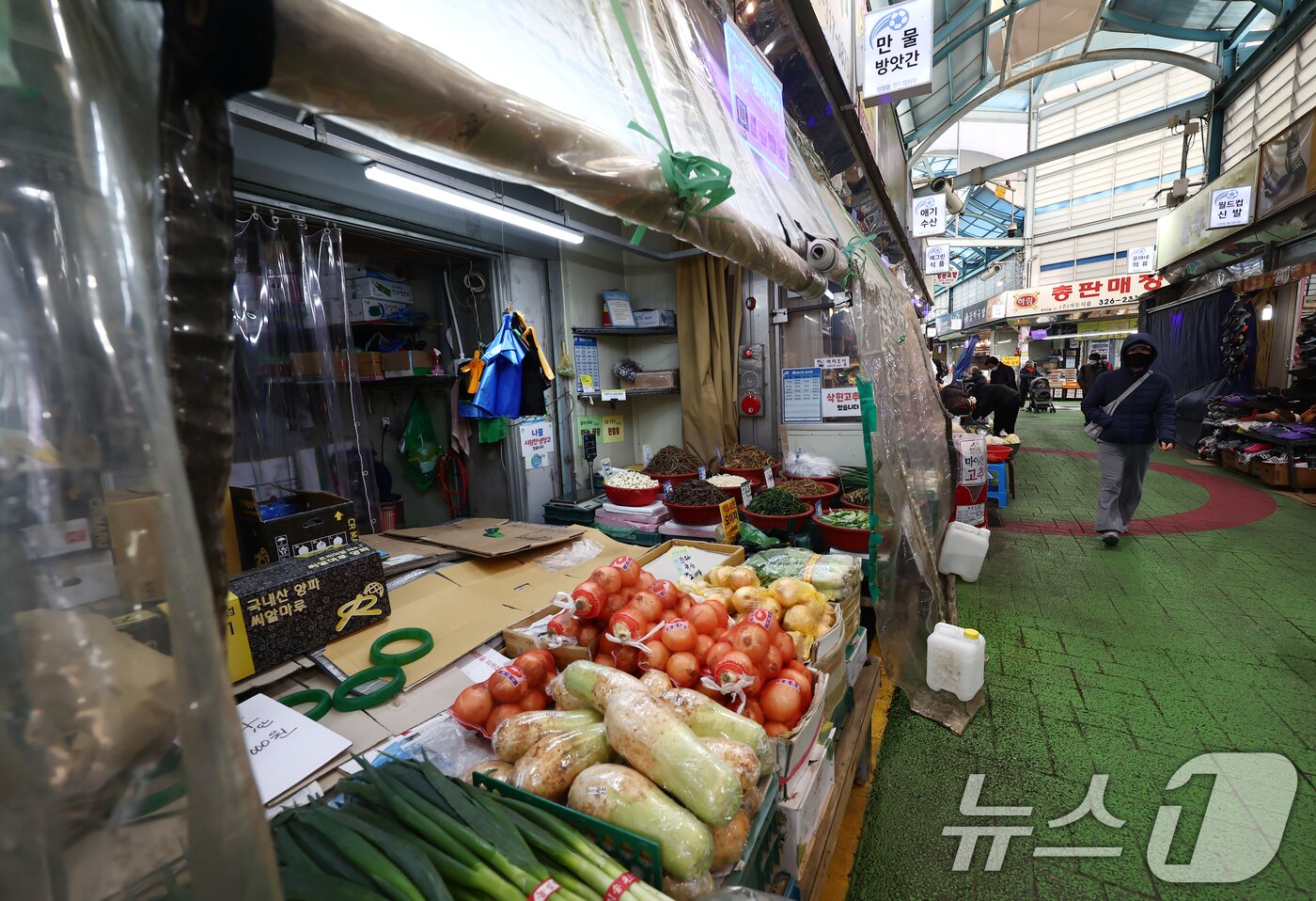 본문 이미지 - 서울 시내의 전통시장 모습. 2025.12.30/뉴스1 ⓒ News1 김민지 기자