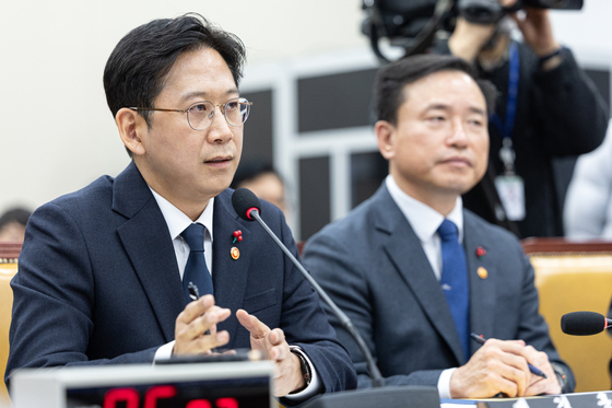 배경훈 부총리 "쿠팡 '셀프조사' 동의 안돼...3300만건 유출 맞다"