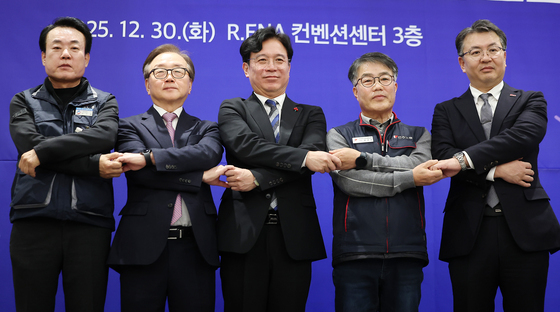 손 맞잡은 노·사·정