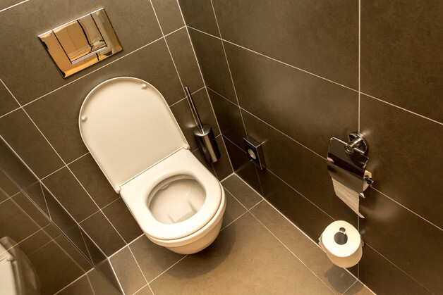 아웃백 화장실 앉자마자 변기 산산조각…"중요한 신체 손상" 7200만원 소송