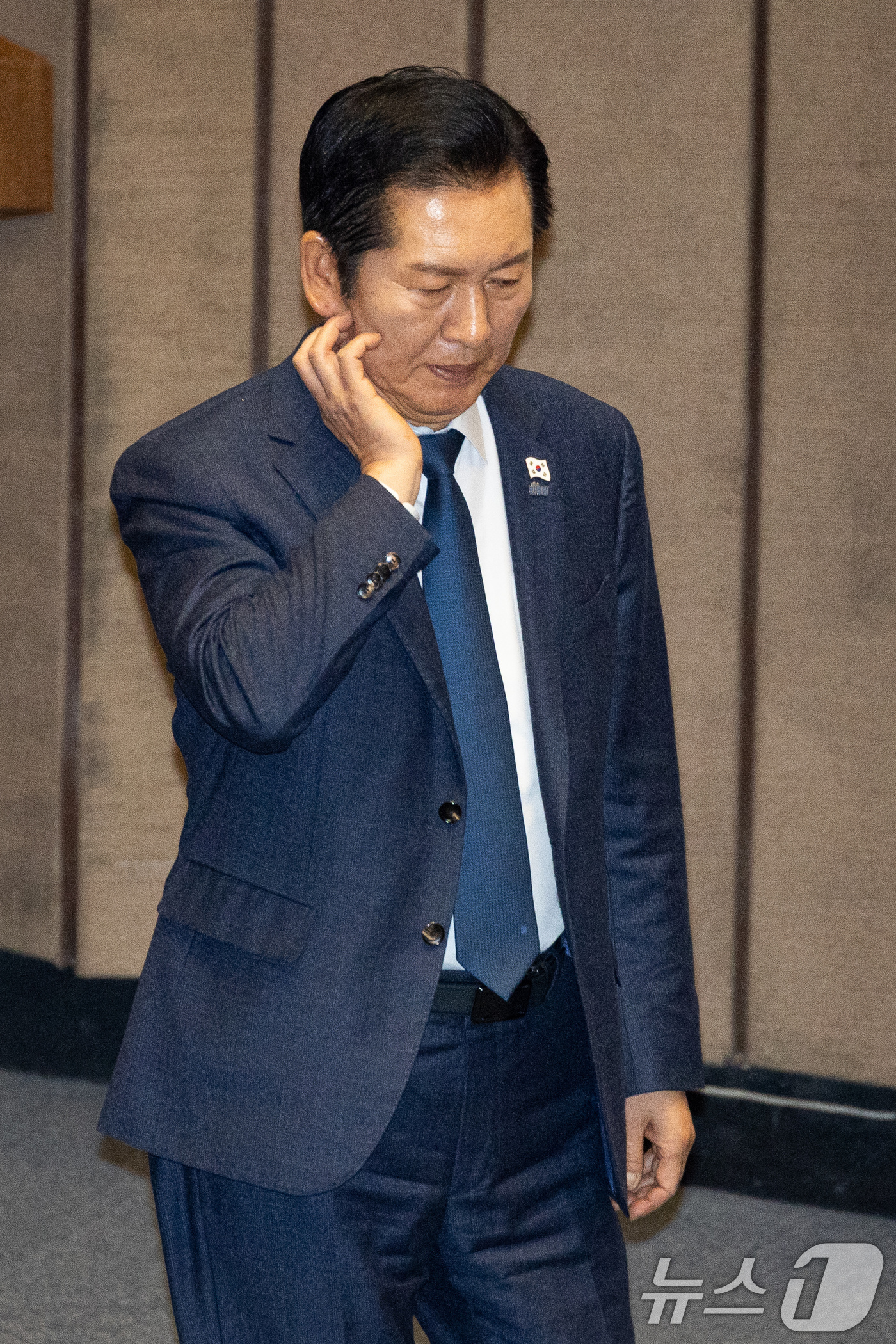 (서울=뉴스1) 유승관 기자 = 정청래 더불어민주당 대표가 30일 서울 여의도 국회에서 열린 제430회 국회(임시회) 제3차 본회의에서 감사원장(김호철) 임명동의안 투표를 마친 후 …