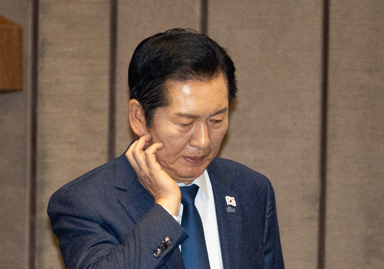 생각 많은 정청래 민주당 대표