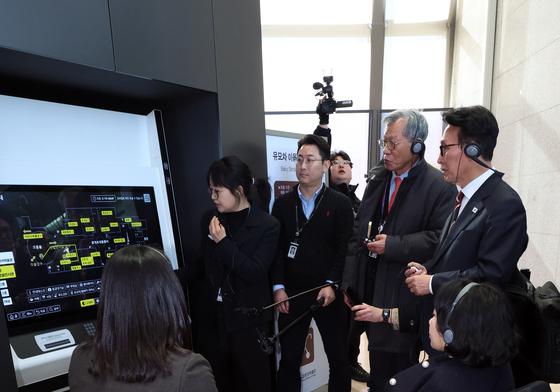 김민석 총리, 무장애 디지털 서비스 살펴