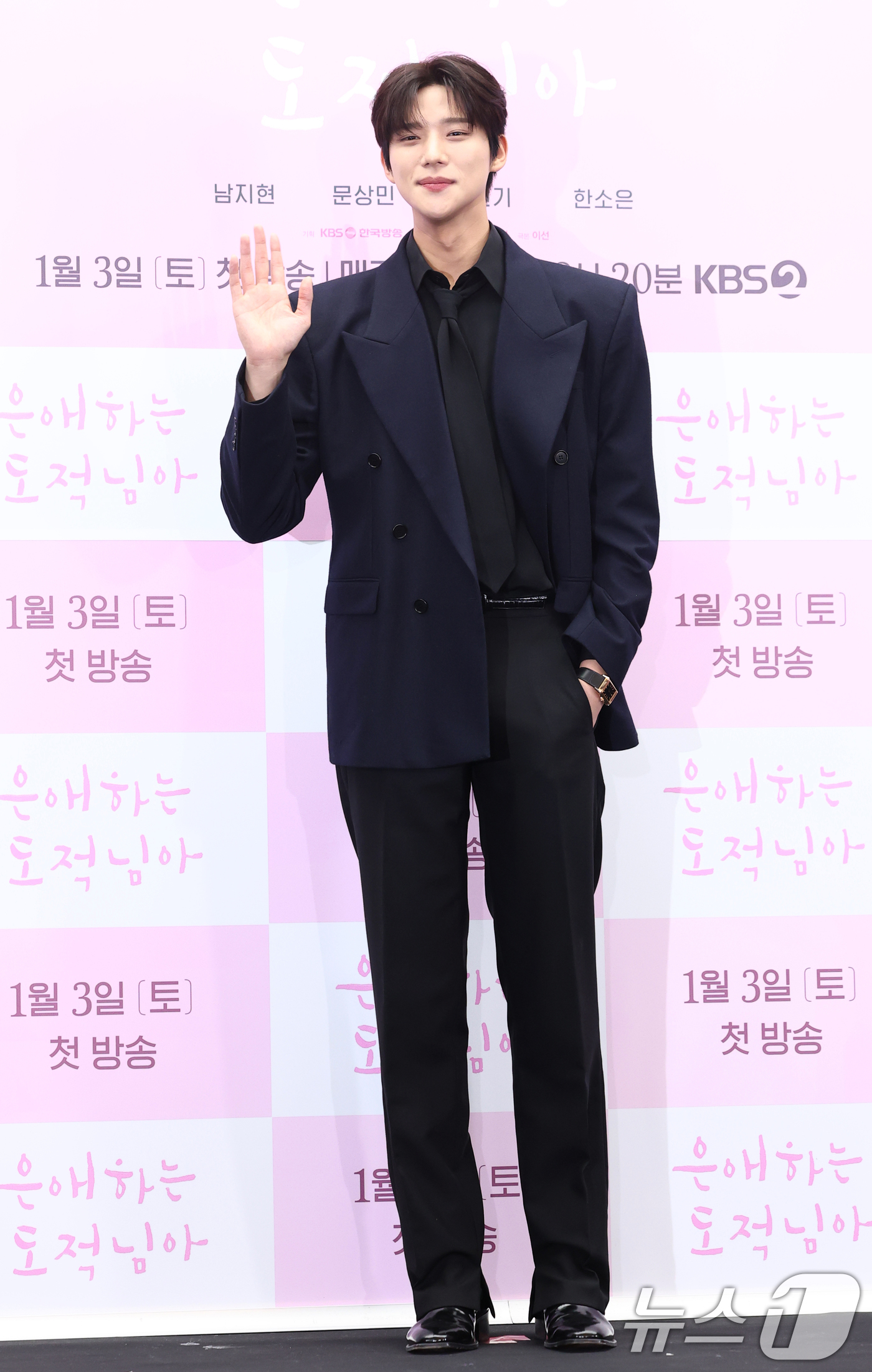 (서울=뉴스1) 권현진 기자 = 배우 문상민이 30일 서울 마포구 스탠포드호텔에서 열린 KBS 2TV 새 토일 미니시리즈 ‘은애하는 도적님아 제작발표회에 참석해 포즈를 취하고 있다 …