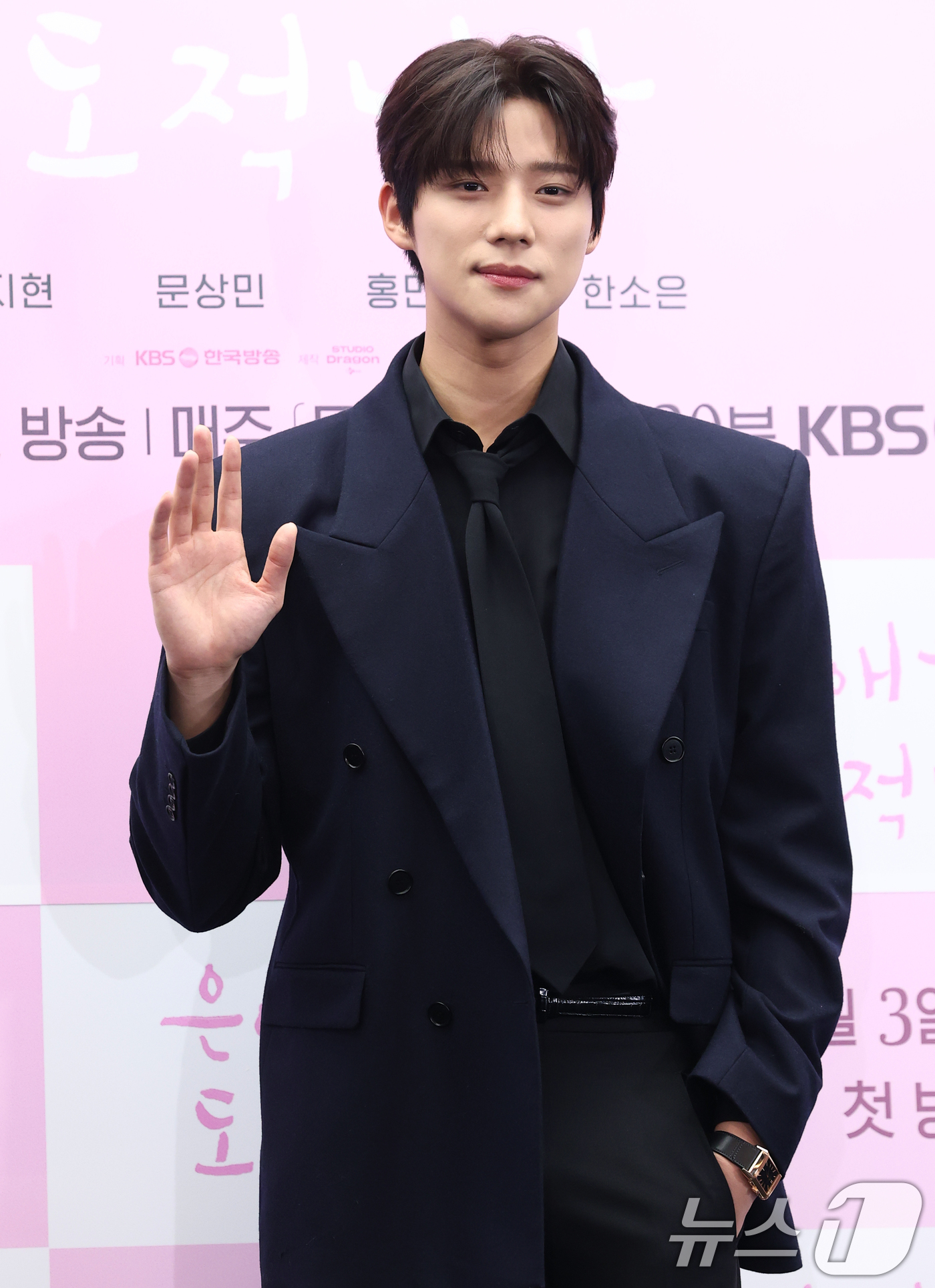 (서울=뉴스1) 권현진 기자 = 배우 문상민이 30일 서울 마포구 스탠포드호텔에서 열린 KBS 2TV 새 토일 미니시리즈 ‘은애하는 도적님아 제작발표회에 참석해 포즈를 취하고 있다 …